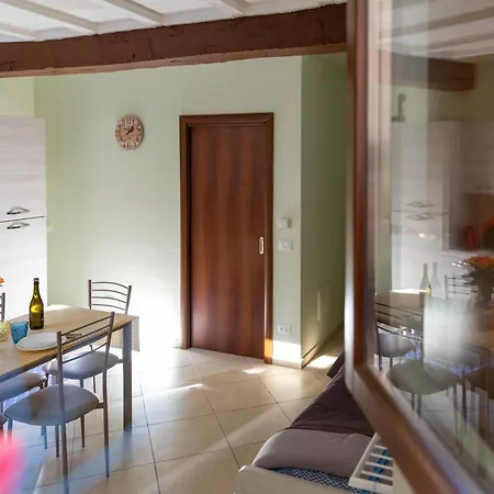 Apartament Al Borgo Di Cristina&stefano Oltretorrente Universita', Ospedale Maggiore *