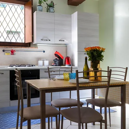 Apartament Al Borgo Di Cristina&stefano Oltretorrente Universita', Ospedale Maggiore